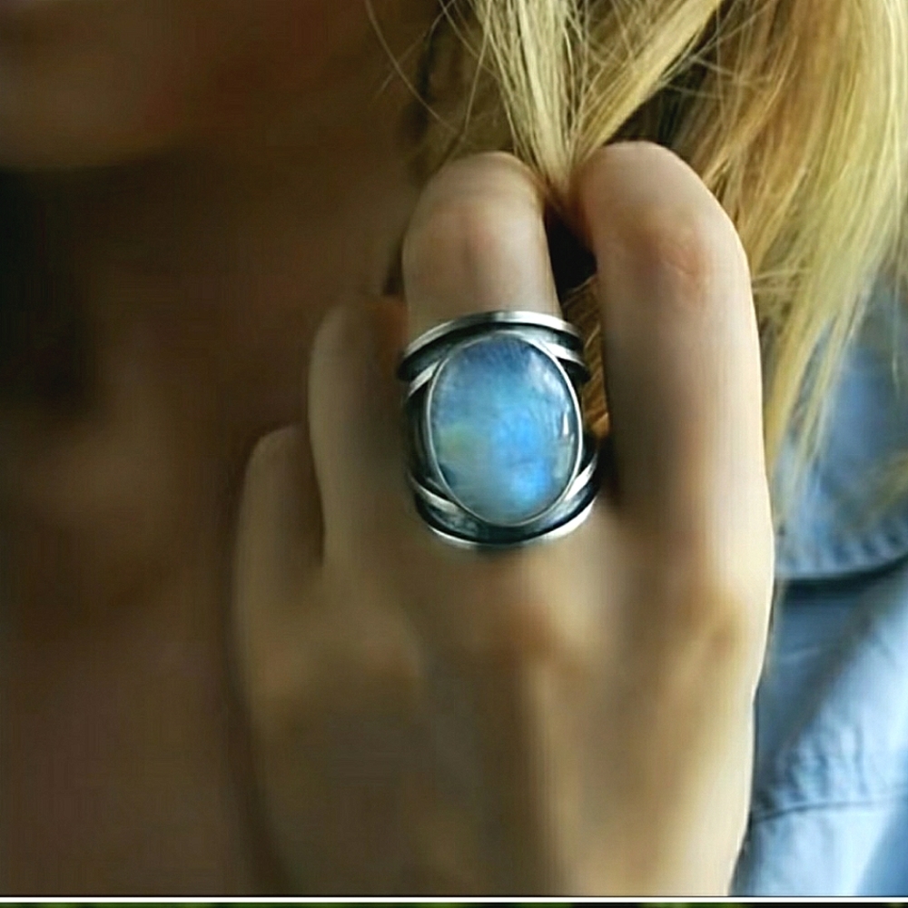 Brand new Iridescent Chunky Silver Moonstone Ring, size 9